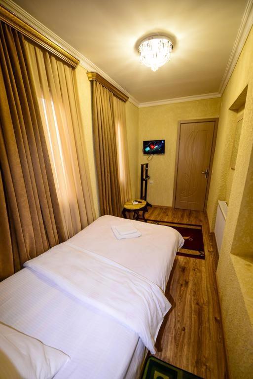 Hotel Vladi Kʼutʼaisi Exterior foto