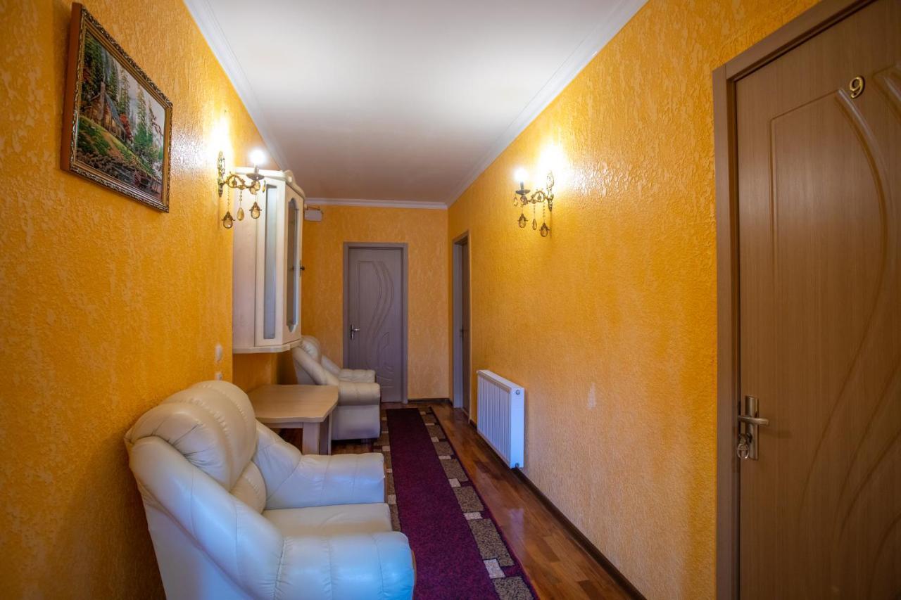 Hotel Vladi Kʼutʼaisi Exterior foto