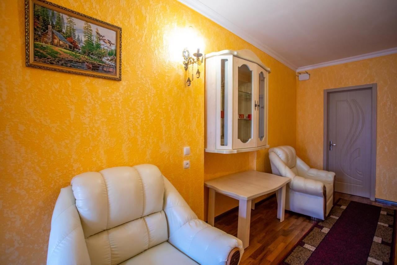 Hotel Vladi Kʼutʼaisi Exterior foto