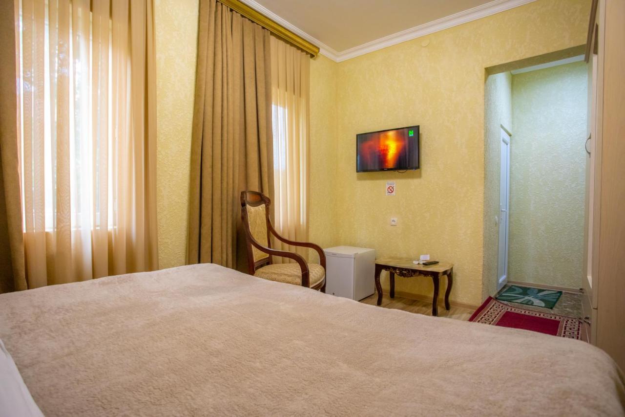 Hotel Vladi Kʼutʼaisi Exterior foto