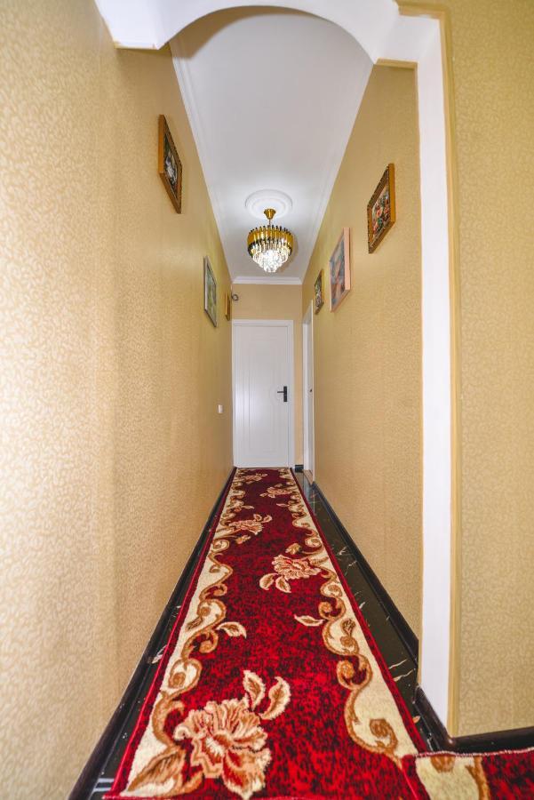 Hotel Vladi Kʼutʼaisi Exterior foto