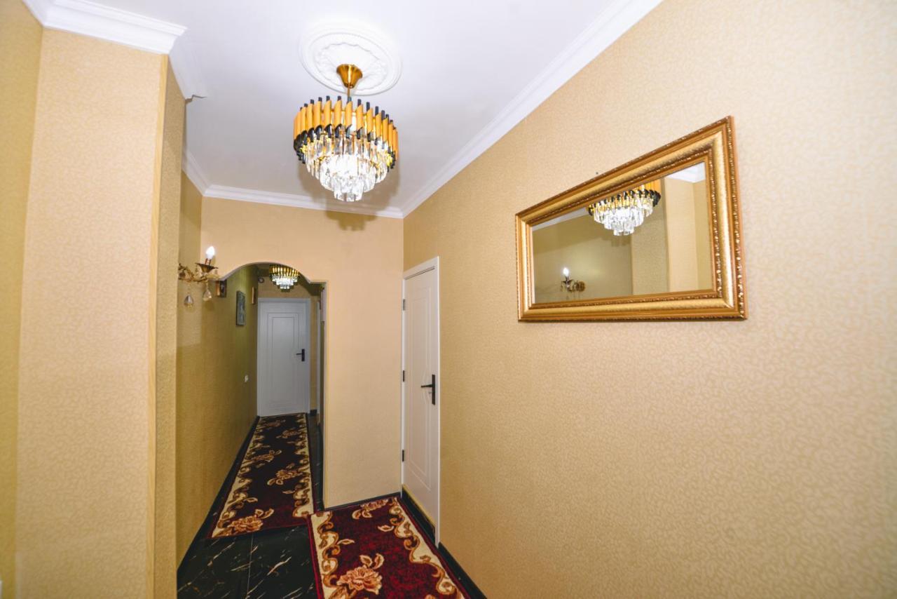 Hotel Vladi Kʼutʼaisi Exterior foto