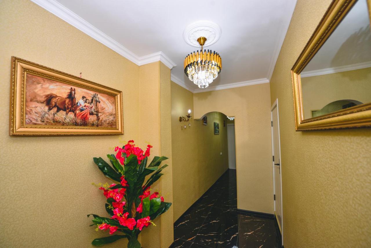 Hotel Vladi Kʼutʼaisi Exterior foto